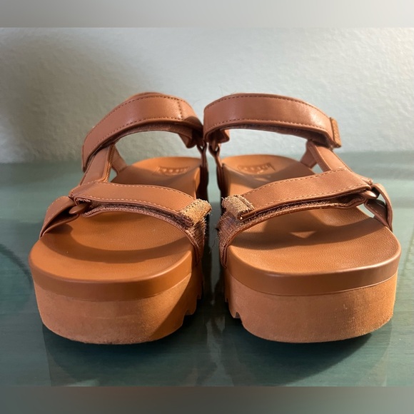 Reef Platform Cushion Rem Hi Sandals - Picture 3 of 11